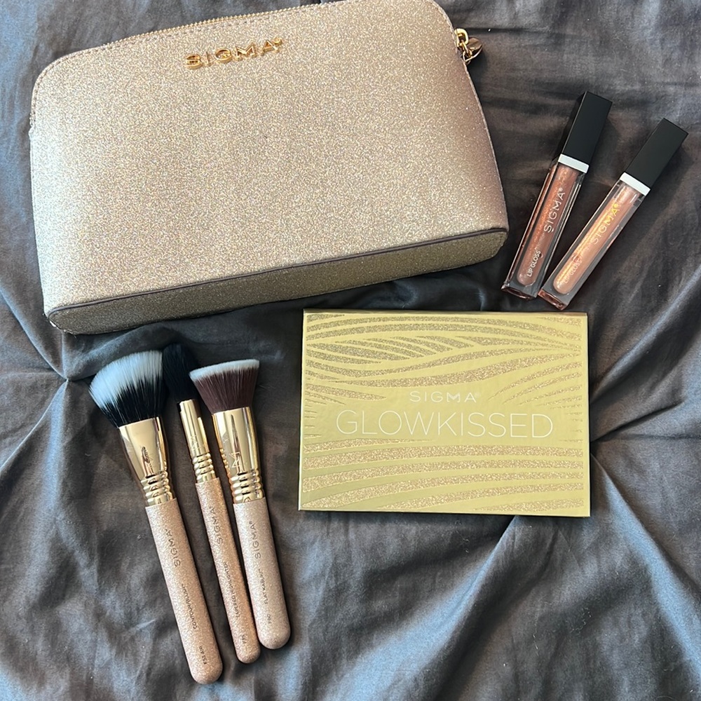 Sigma GlowKissed Palette Rush Set Lip Gloss Bundle